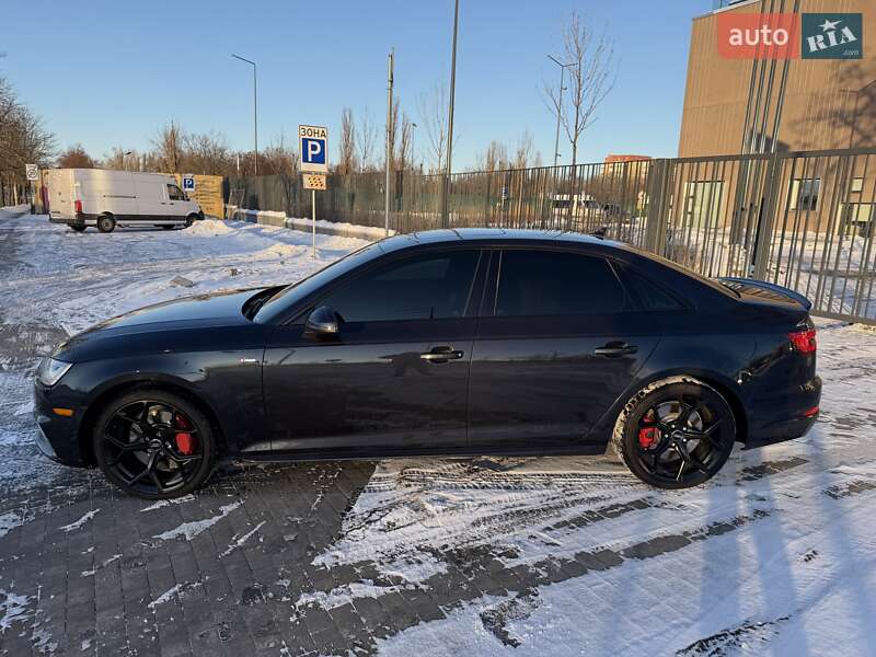 Седан Audi A4 2016 в Киеве