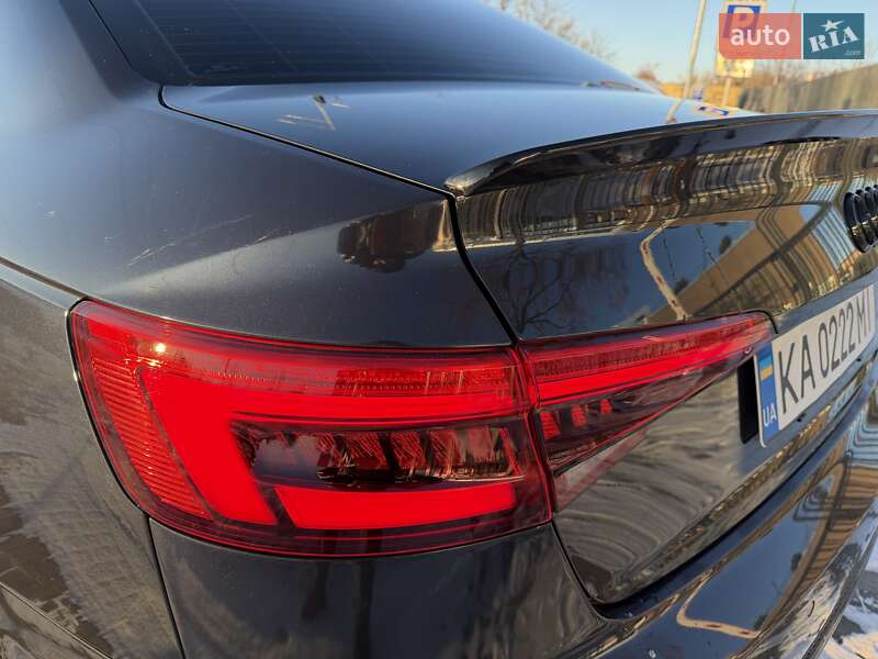 Седан Audi A4 2016 в Киеве