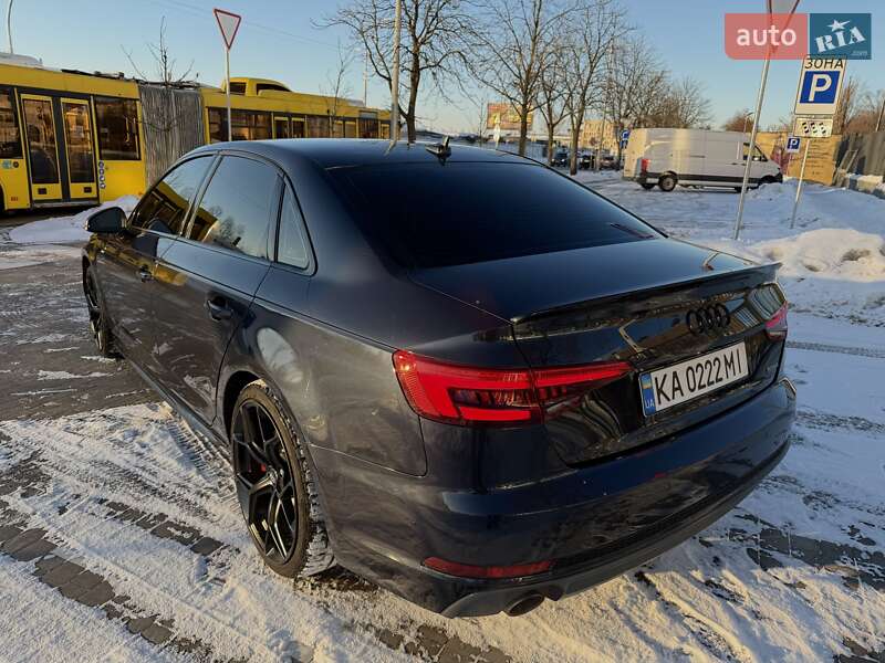 Седан Audi A4 2016 в Киеве