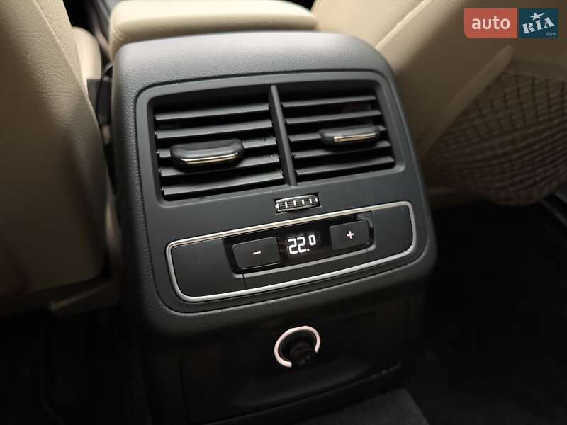 Седан Audi A4 2016 в Киеве