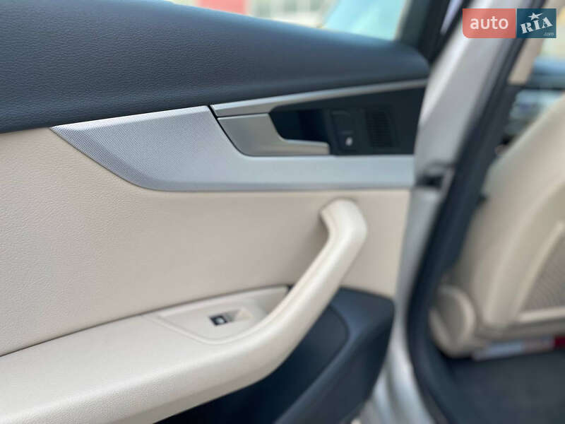 Седан Audi A4 2017 в Луцьку