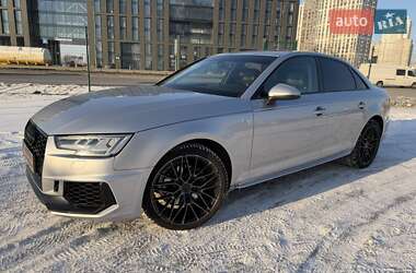 Седан Audi A4 2018 в Киеве