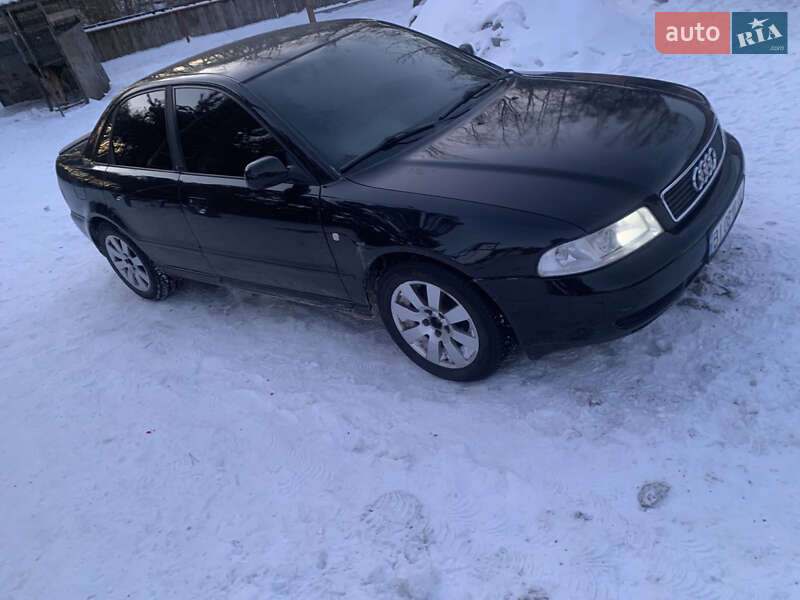 Седан Audi A4 1998 в Калиновке