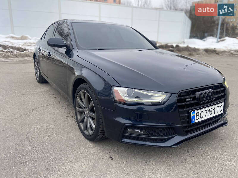 Седан Audi A4 2012 в Львові