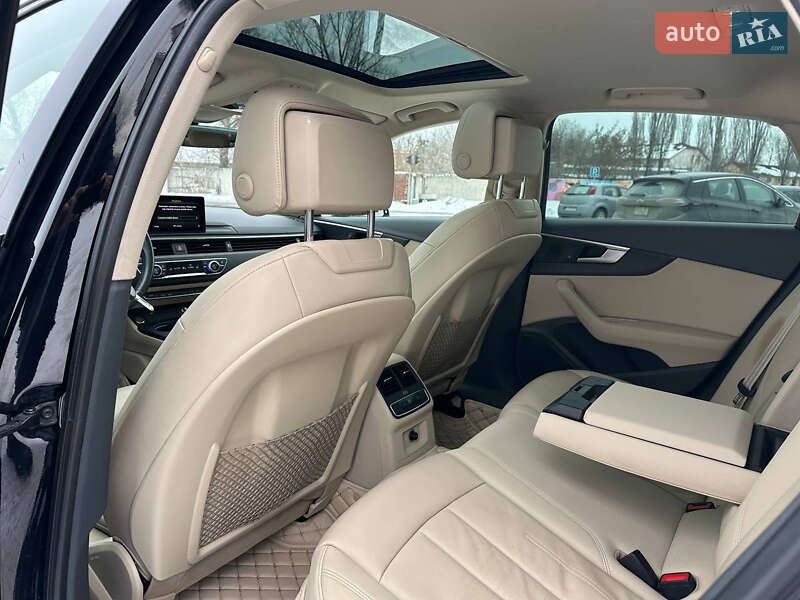 Седан Audi A4 2018 в Києві