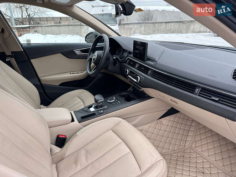 Седан Audi A4 2018 в Києві