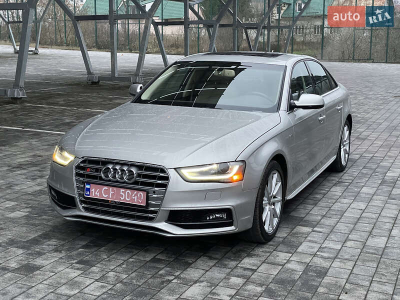 Седан Audi A4 2013 в Львове