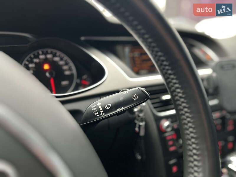 Седан Audi A4 2014 в Києві