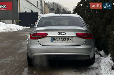 Седан Audi A4 2013 в Львове