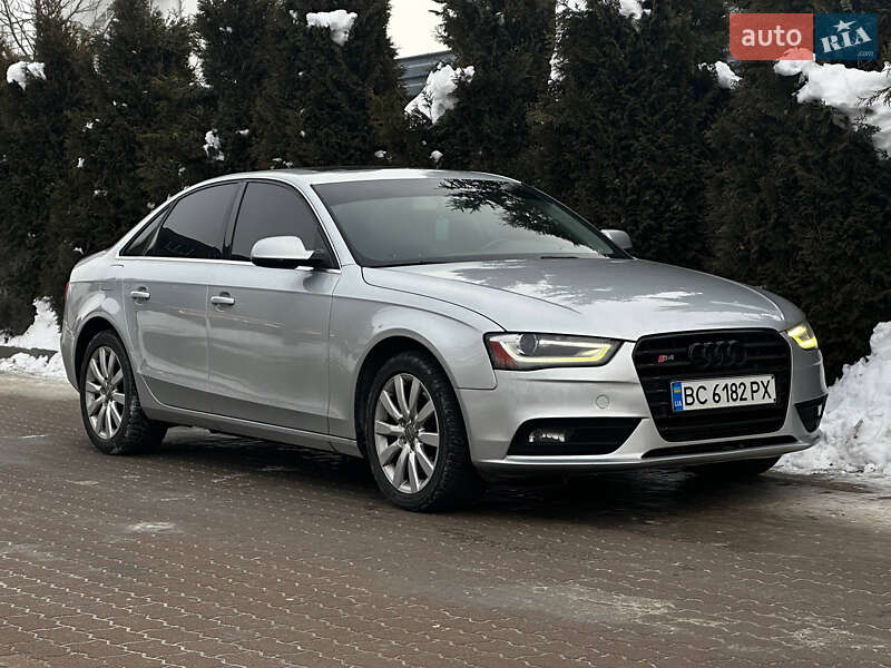 Седан Audi A4 2013 в Львове