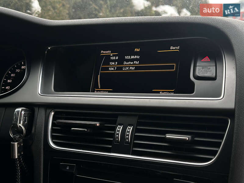 Седан Audi A4 2013 в Львове