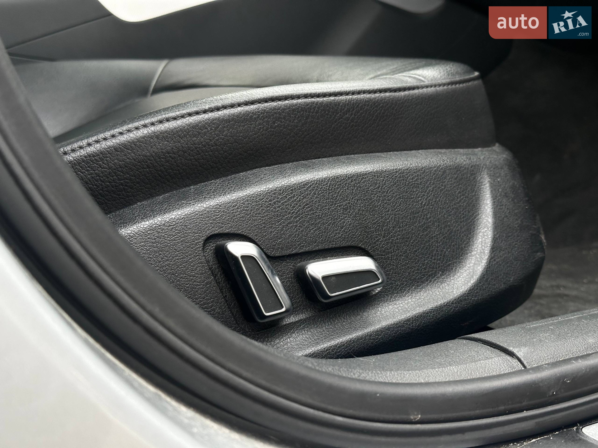 2013 Audi A4 - мініатюра 16
