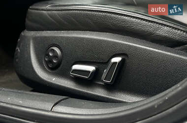 Седан Audi A4 2013 в Львове