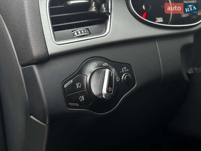 Седан Audi A4 2013 в Львове
