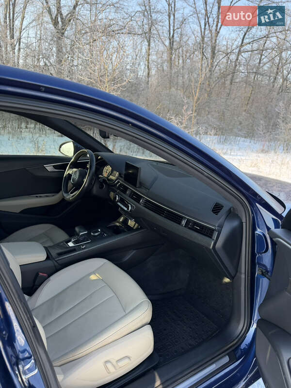 Седан Audi A4 2016 в Харкові