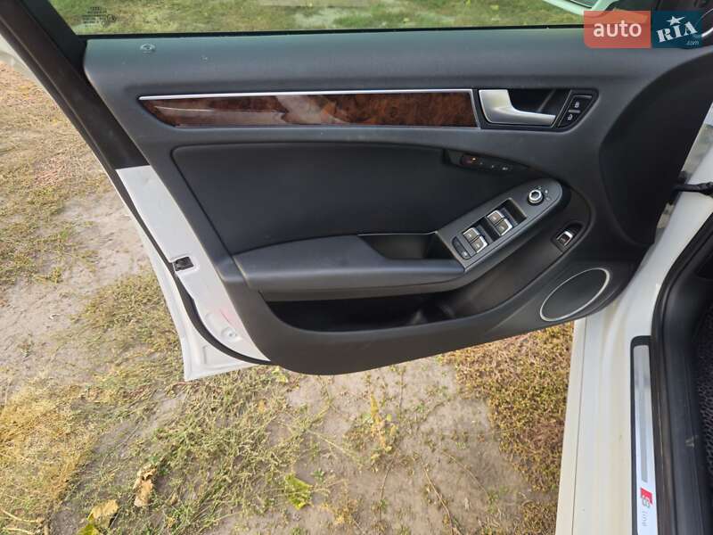 Седан Audi A4 2014 в Днепре