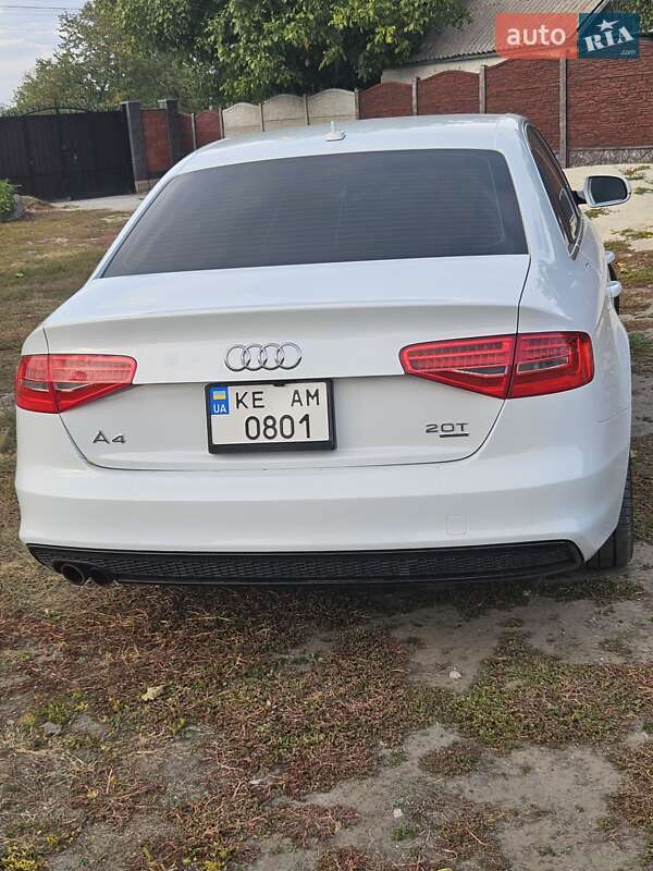 Седан Audi A4 2014 в Днепре