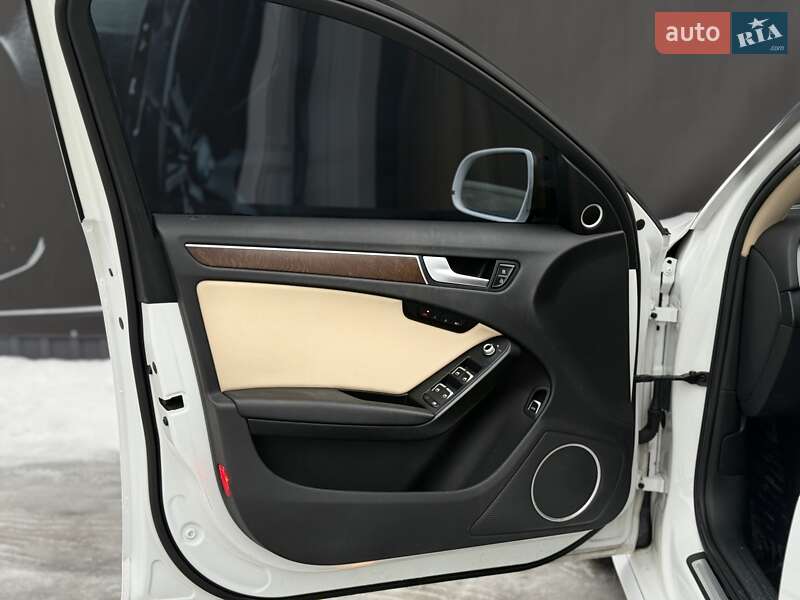Седан Audi A4 2014 в Львові