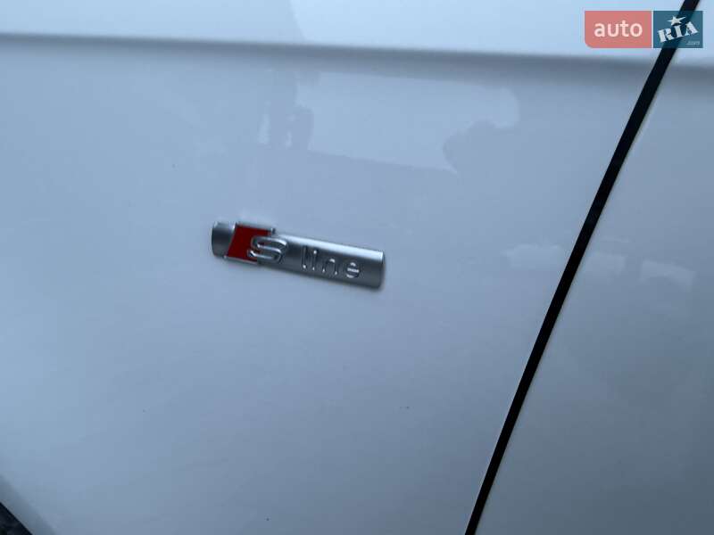 Седан Audi A4 2014 в Львові