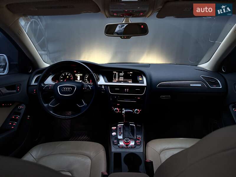 Седан Audi A4 2014 в Львові