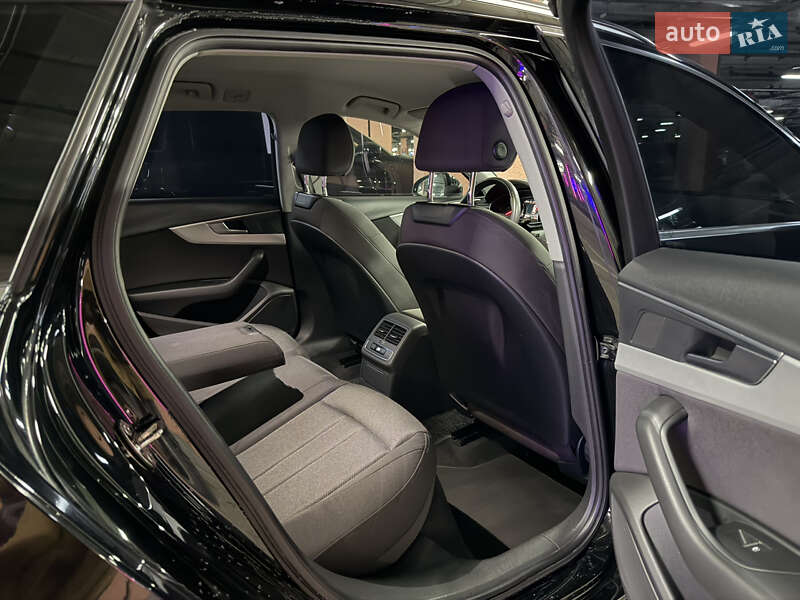 Универсал Audi A4 2017 в Киеве