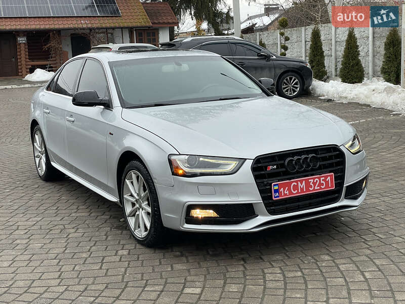 Седан Audi A4 2013 в Яворові