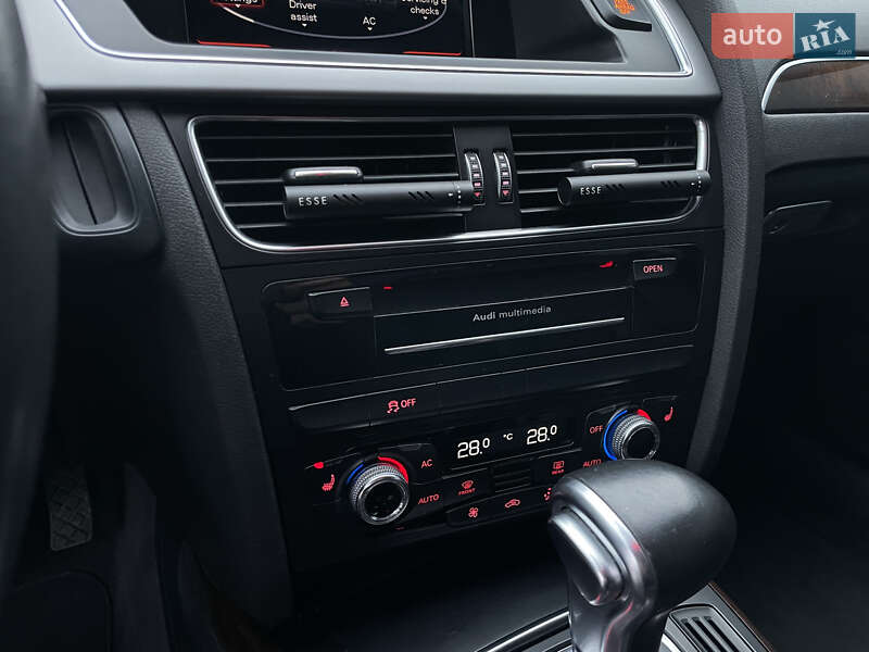 Седан Audi A4 2013 в Яворові