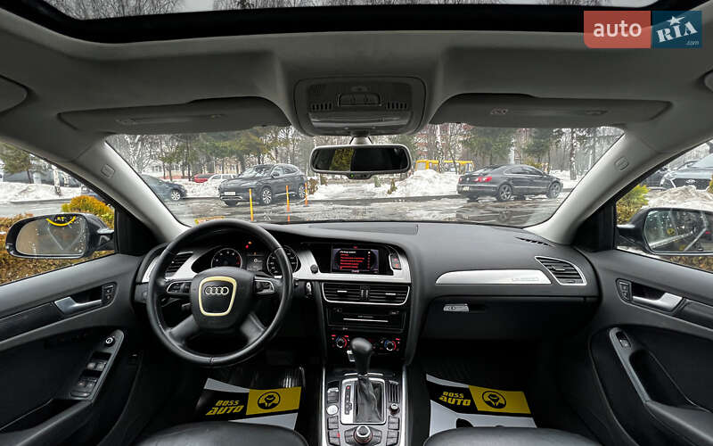 Седан Audi A4 2011 в Львове