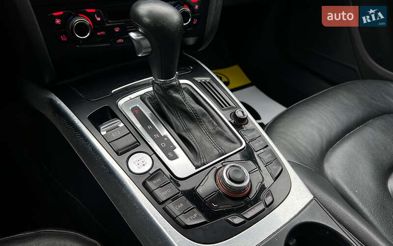 Седан Audi A4 2011 в Львове