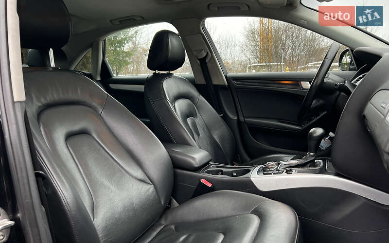 Седан Audi A4 2011 в Львове