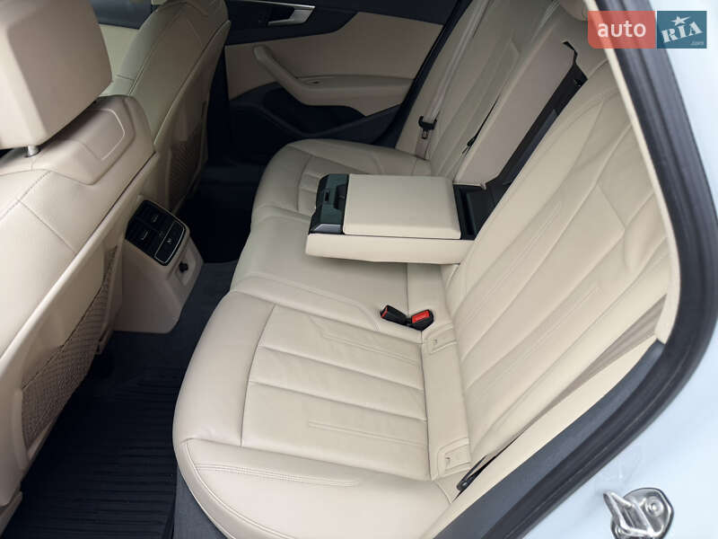 Седан Audi A4 2018 в Хмельницькому