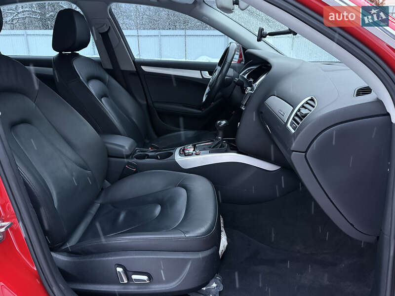 Седан Audi A4 2015 в Киеве