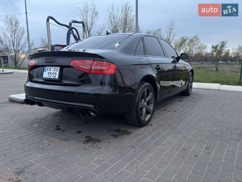 Седан Audi A4 2012 в Павлограді