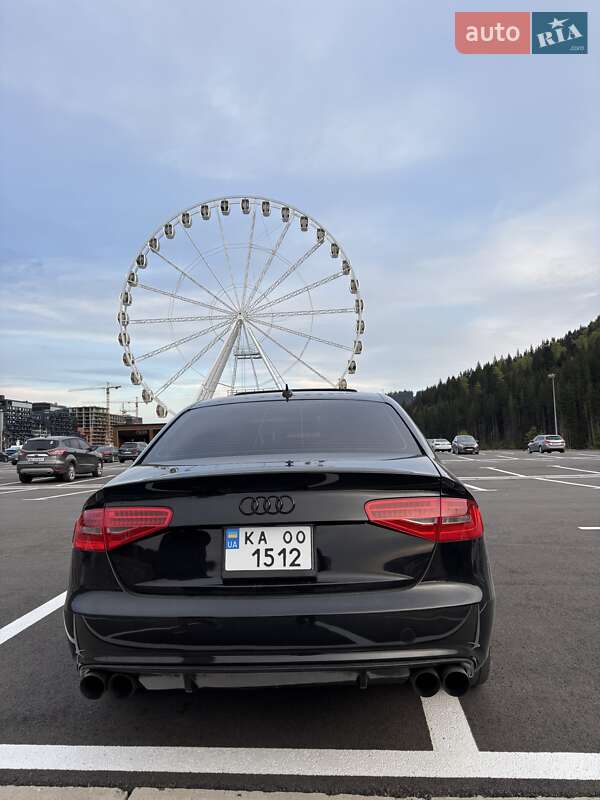 Седан Audi A4 2012 в Павлограді
