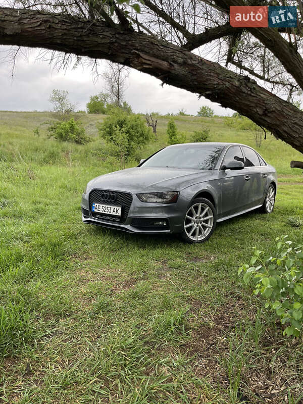 Седан Audi A4 2013 в Дніпрі фото Седан Audi A4 2013 в Дніпрі