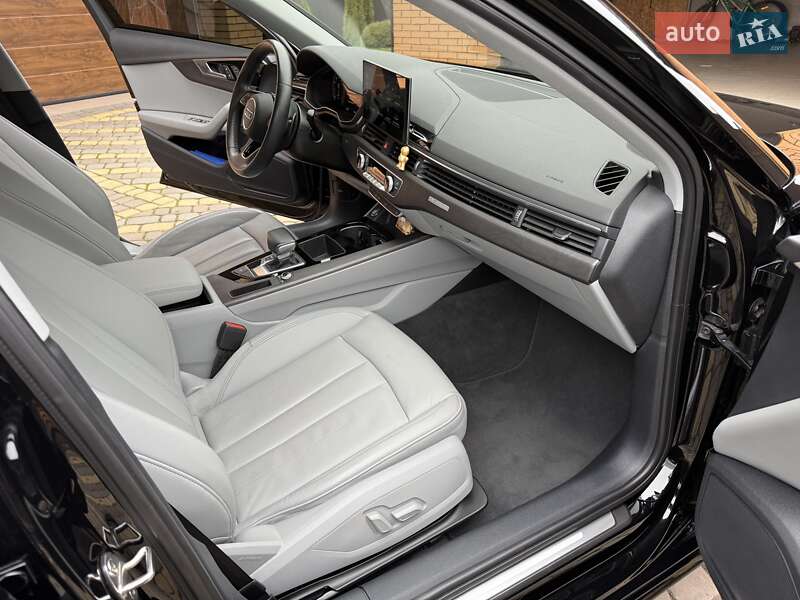 Седан Audi A4 2023 в Вінниці