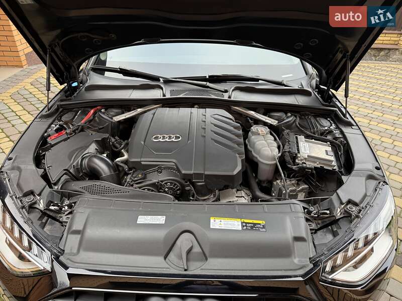 Седан Audi A4 2023 в Вінниці