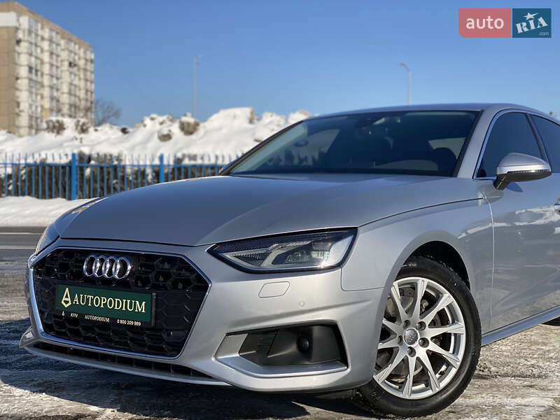 Седан Audi A4 2020 в Киеве