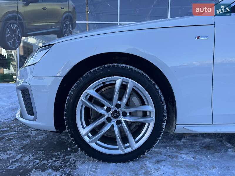Седан Audi A4 2019 в Киеве