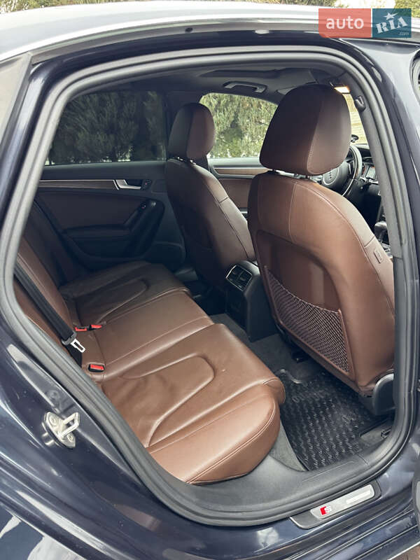 Седан Audi A4 2015 в Самборе