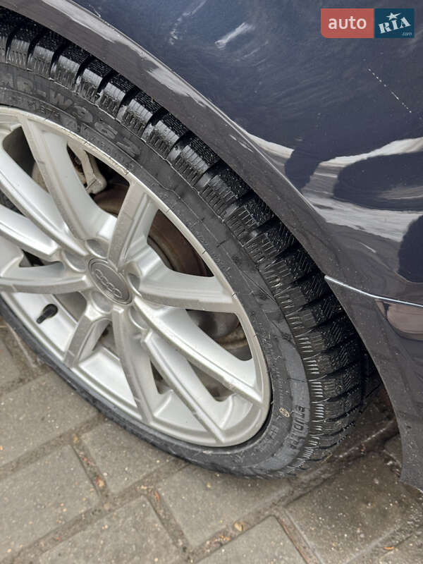 Седан Audi A4 2015 в Самборе