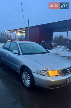 Седан Audi A4 1997 в Черновцах
