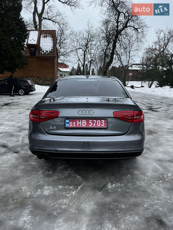 Седан Audi A4 2014 в Самборі