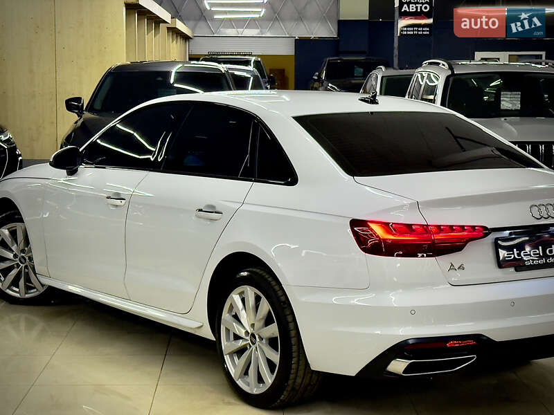 Седан Audi A4 2021 в Миколаєві