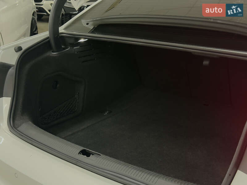 Седан Audi A4 2021 в Миколаєві