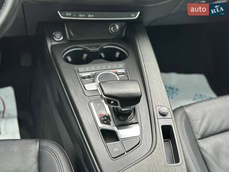 Седан Audi A4 2017 в Львові