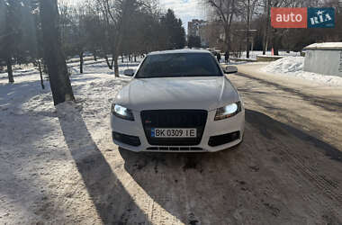 Седан Audi A4 2012 в Ровно