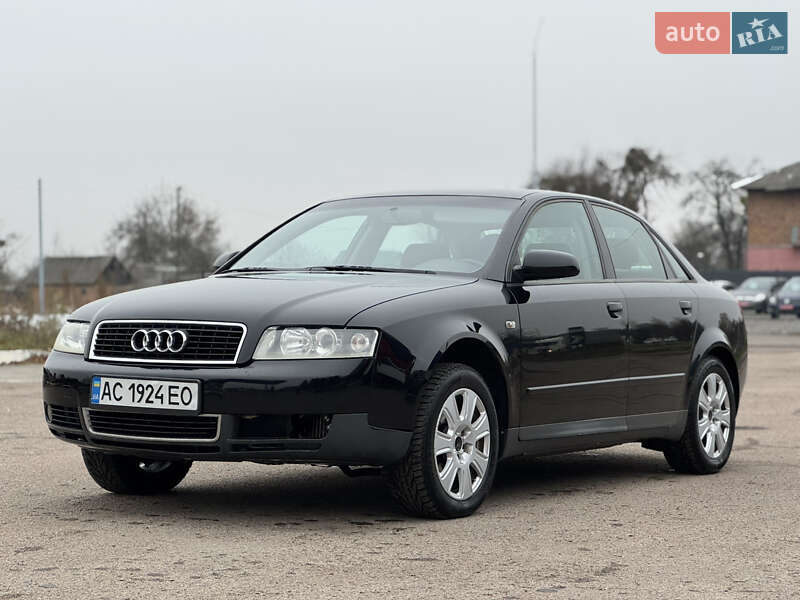 Седан Audi A4 2001 в Владимире