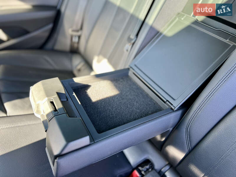 Седан Audi A4 2016 в Киеве