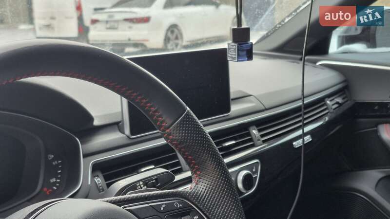 Седан Audi A4 2017 в Днепре